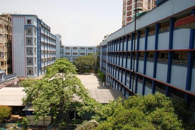 Shri Shikshayatan College campus