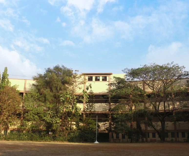 Shri Chinai College of Commerce and Economics campus