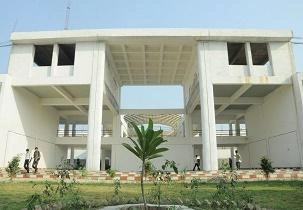 Manish Institute of Management campus