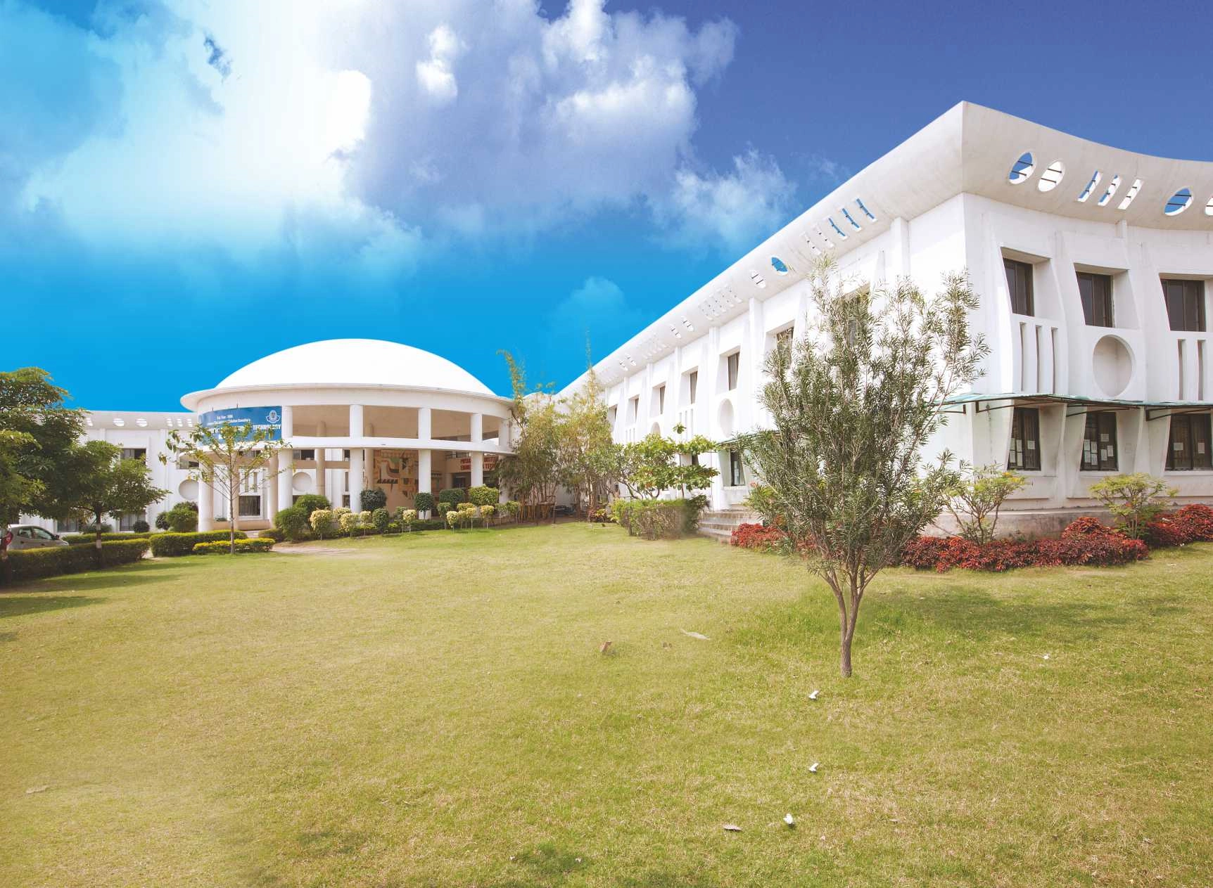 Lokmanya Tilak Jankalyan Shikshan Sanstha’s Priyadarshini Institute of Engineering and Technology campus