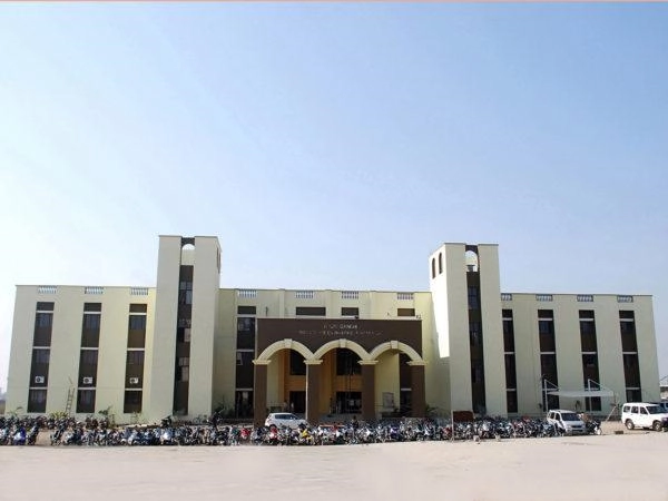 Rajiv Gandhi College of Engineering & Research campus