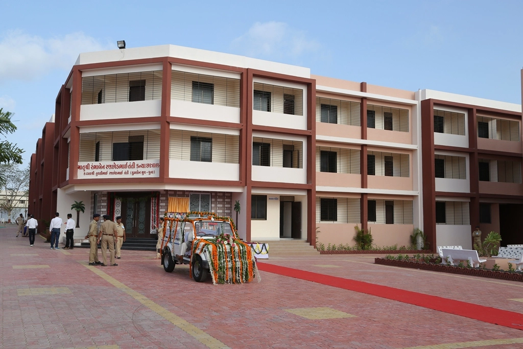 Mahila Arts, Commerce and College campus