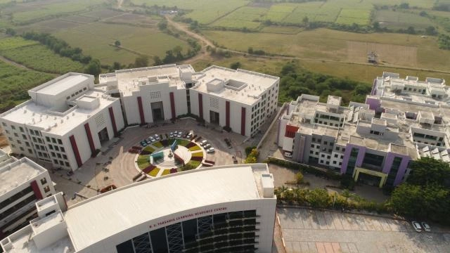 Uka Tarsadia University (UTU) campus