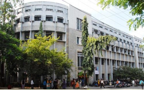 M.E.S. College of Arts, Science and Commerce campus