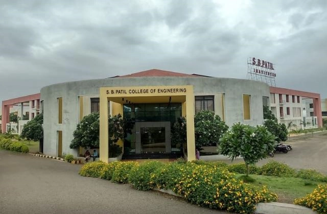S. B. Patil College of Engineering campus