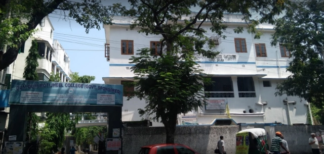 Dum Dum Motijheel College campus