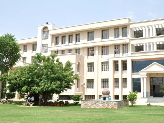 Maharishi Arvind College of Engineering and Research Center campus