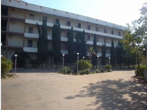 Mookambigai College of Engineering (MCE Keeranur) campus