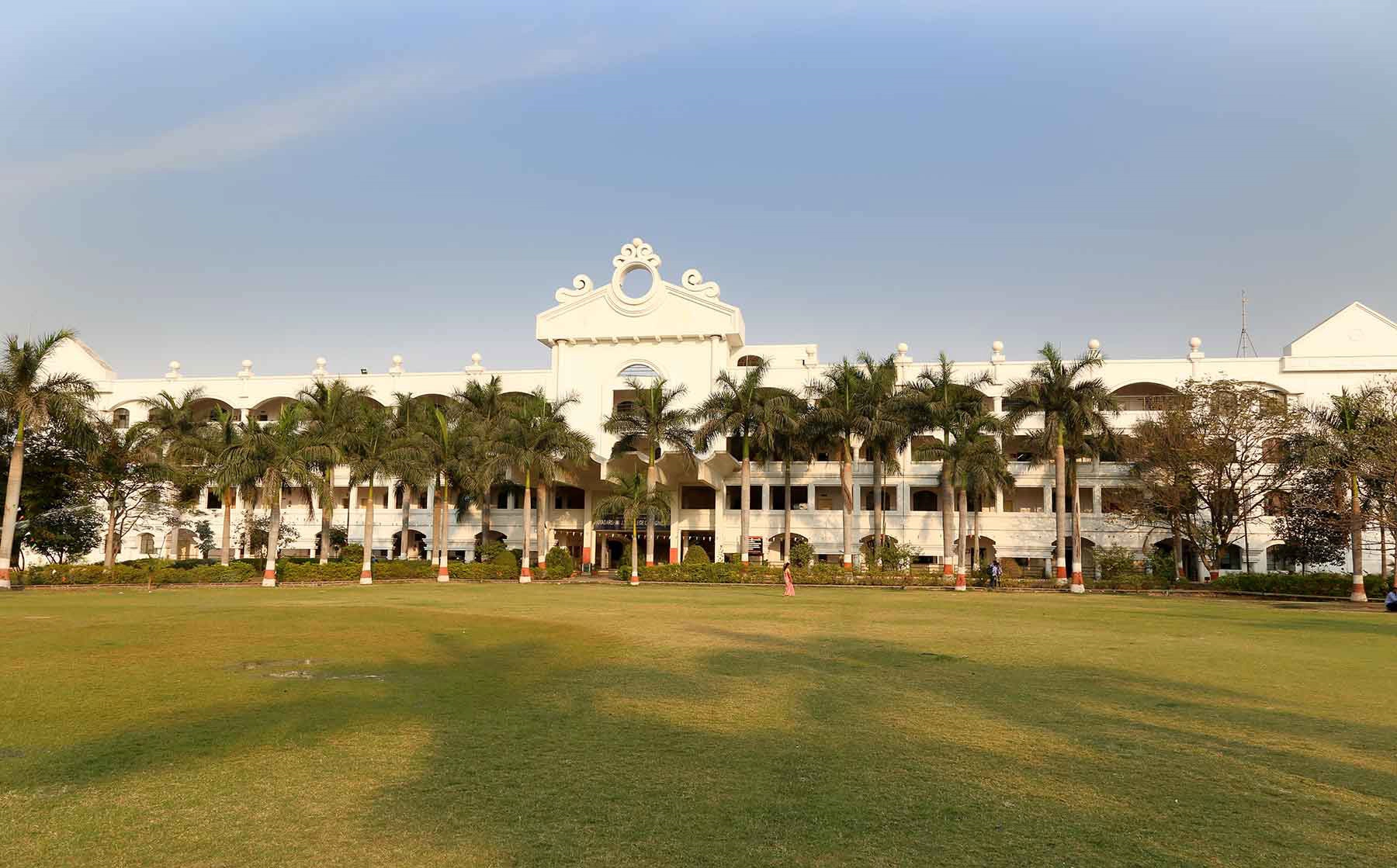 JL Chaturvedi College of Engineering campus