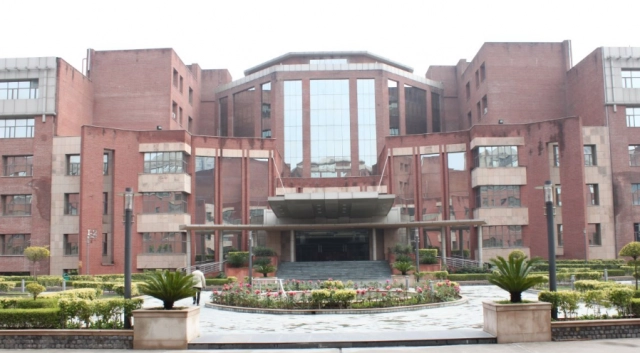 Amity School of Fashion Technology, Amity University campus