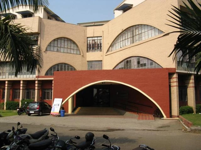 Amplify Department of Information Technology and Management, Bharati Vidyapeeth University campus