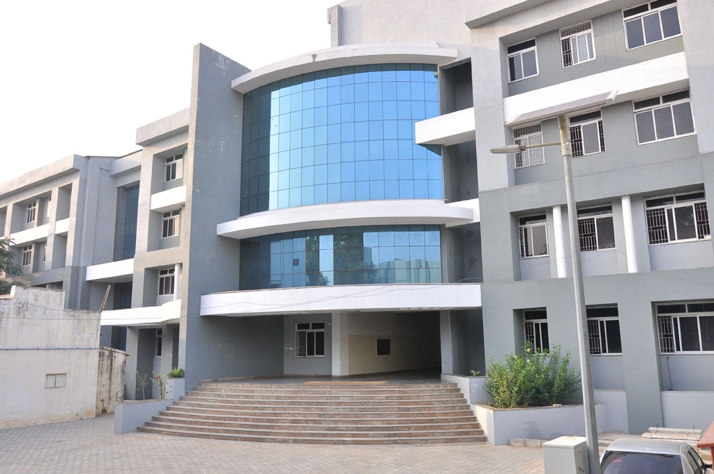 Sardar Vallabhbhai Patel International School of Textiles and Management campus