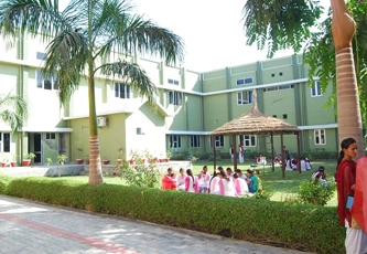 Guru Nanak College For Girls campus