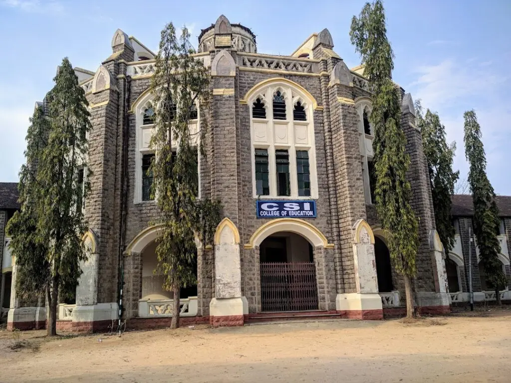CSI College of Education campus