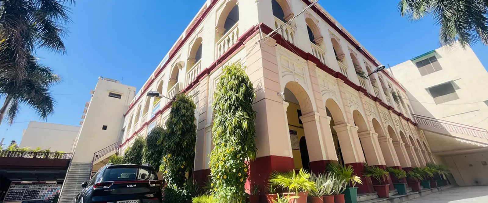 D.A.V. College Amritsar campus