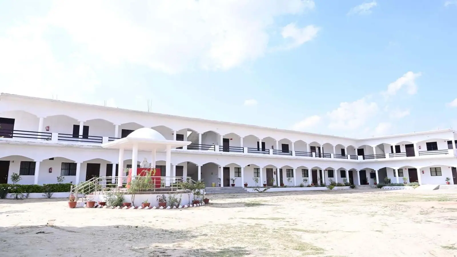 Divine Ganga Law Degree College Aamkol Kurebhar Sultanpur campus
