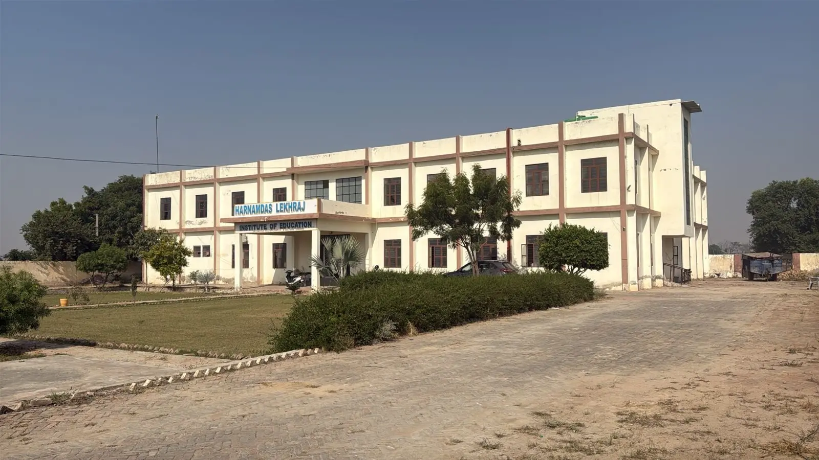 Harnamdas Lekhraj Institute of Education, Chak 24, B.B. campus