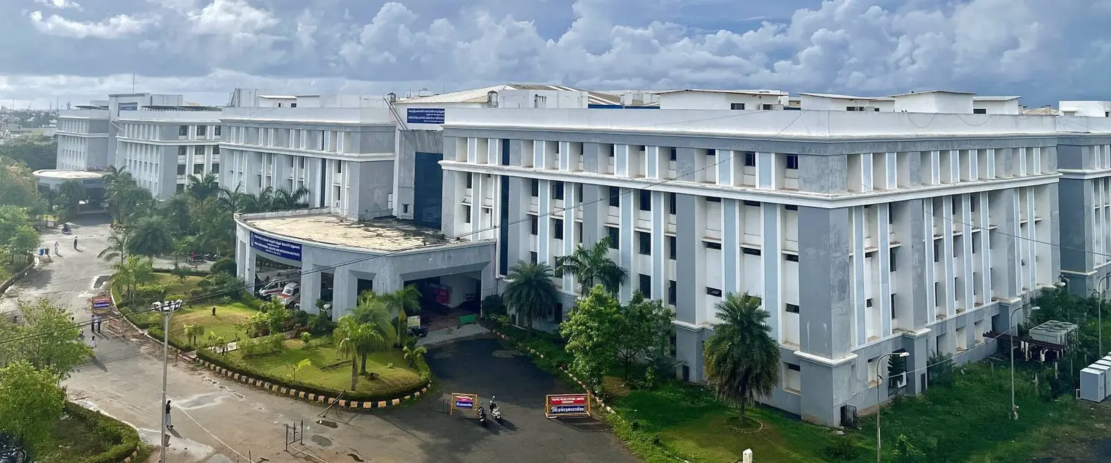 Indira Gandhi Medical College & Research Institute campus