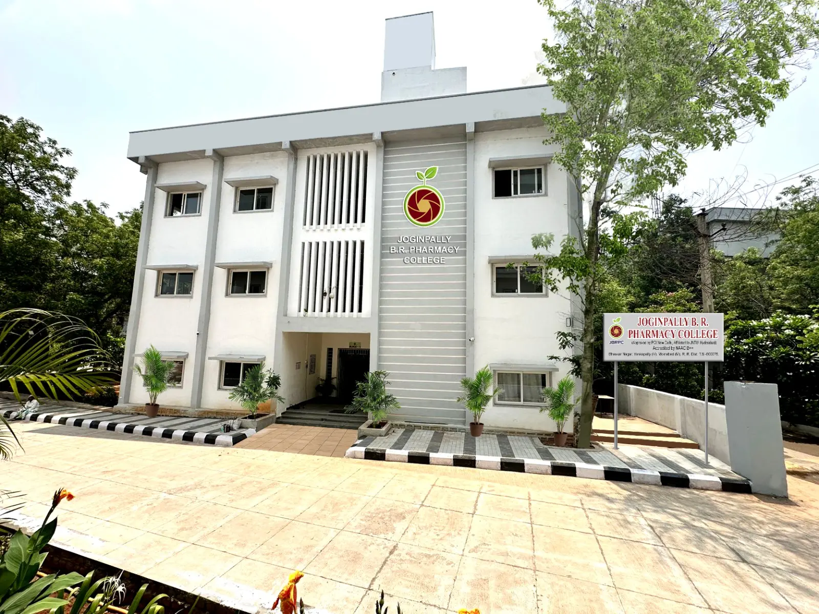 Joginpally B.R Pharmacy College campus
