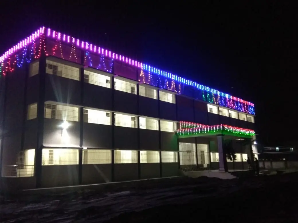 L N Govt College campus