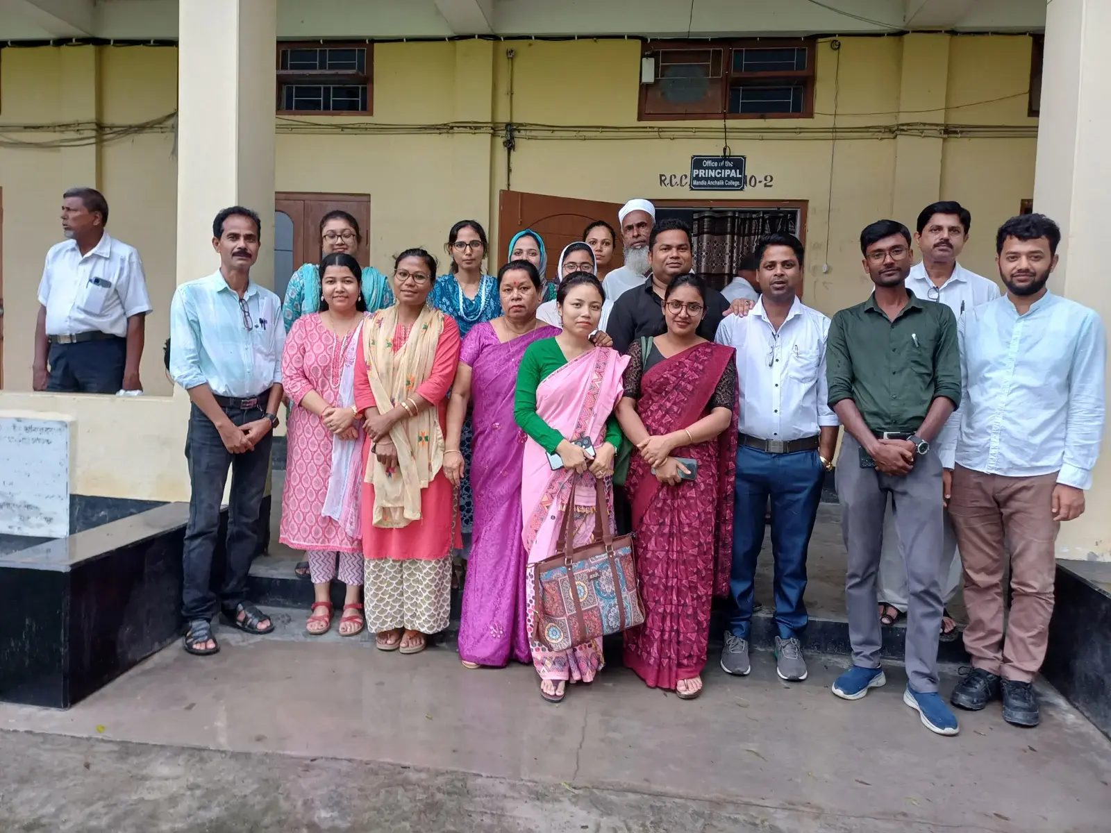 Mandia Anchalik College campus