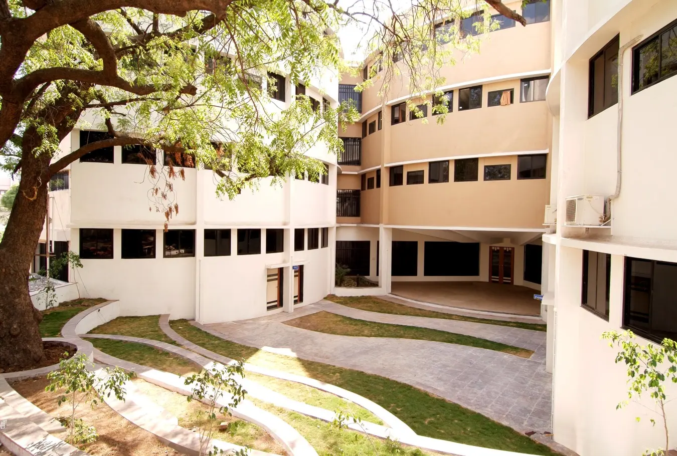 Mangalvedhekar Institute Of Management, Solapur campus
