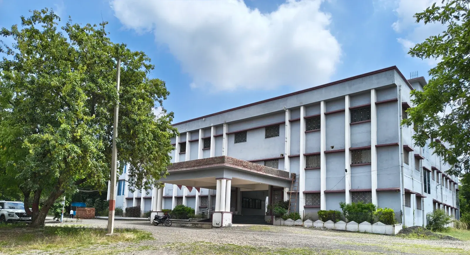 Nav Maharashtra Shikshan Mandals Abasaheb Kakade College of B Pharmacy campus