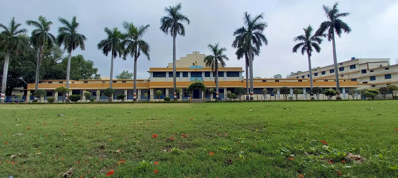 P G College, Ghazipur (Snatkottar Mahavidyalaya Ghazipur) campus