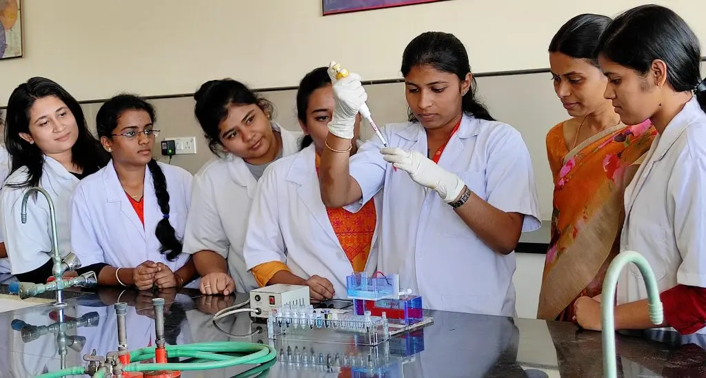 Rajendra College of Pharmacy Bairampur Bindki Fatehpur campus