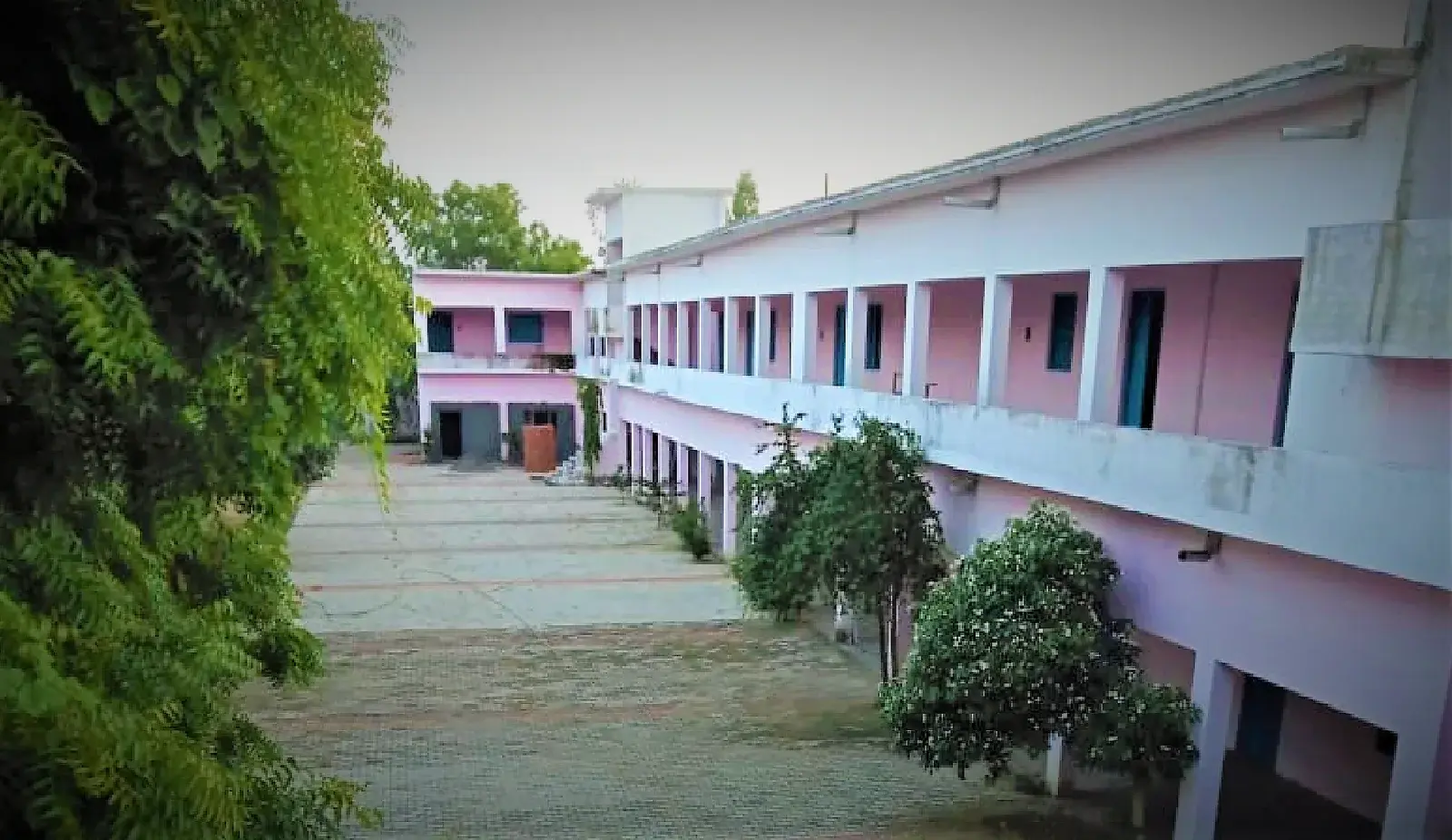 Ridhi Pharmacy College campus