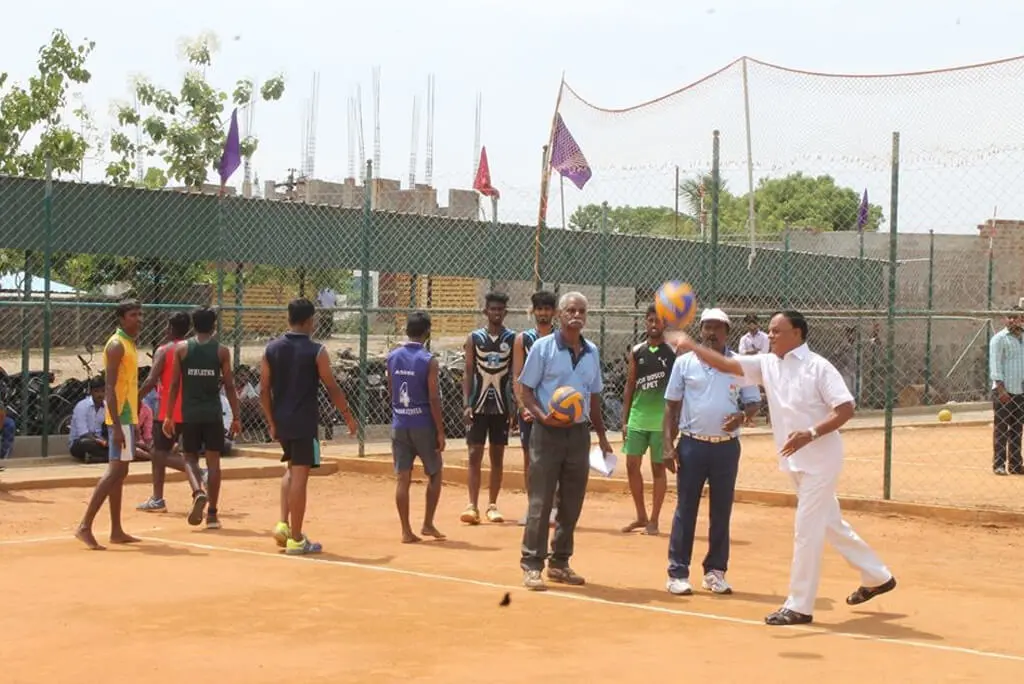 Roever Engineering College campus
