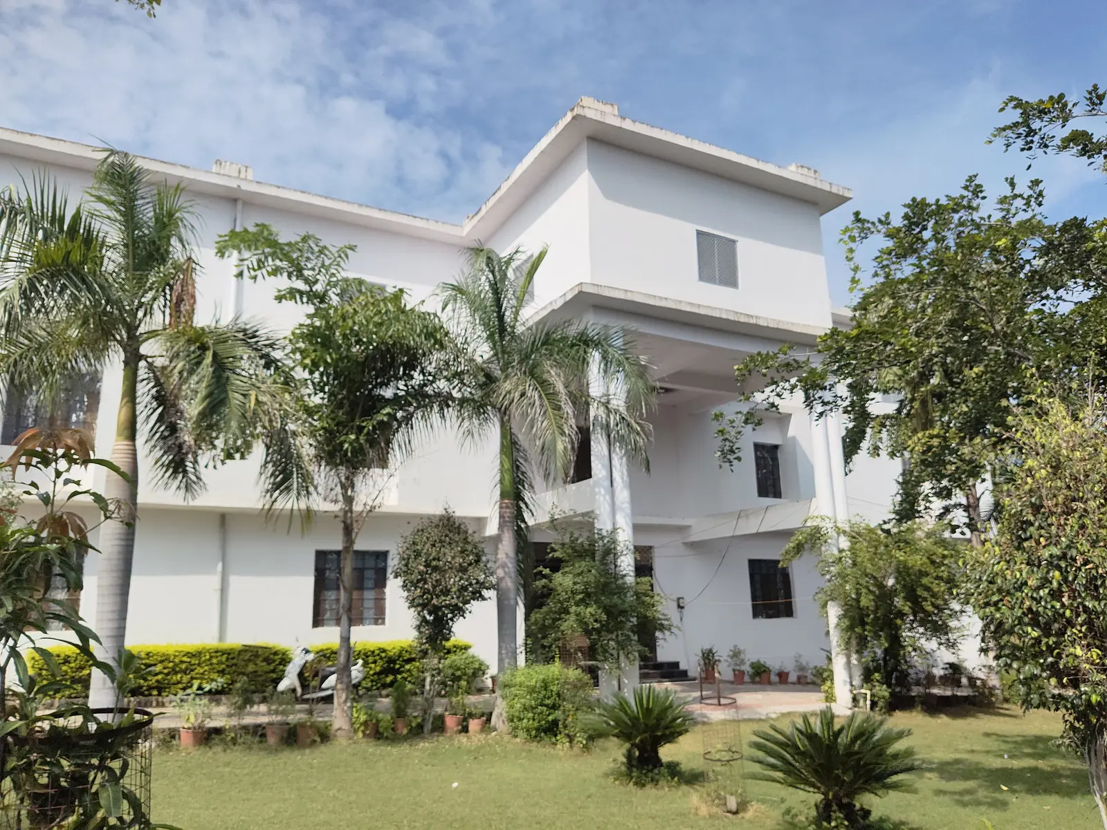 S.S. College of Educaion (S.S. Shikshak Sansthan) campus
