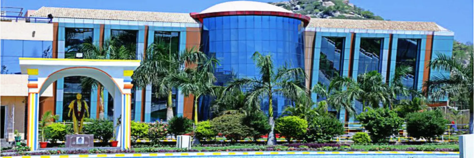 S V College of Nursing campus