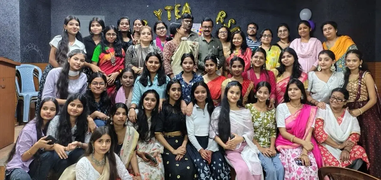Savitri Girls' College campus