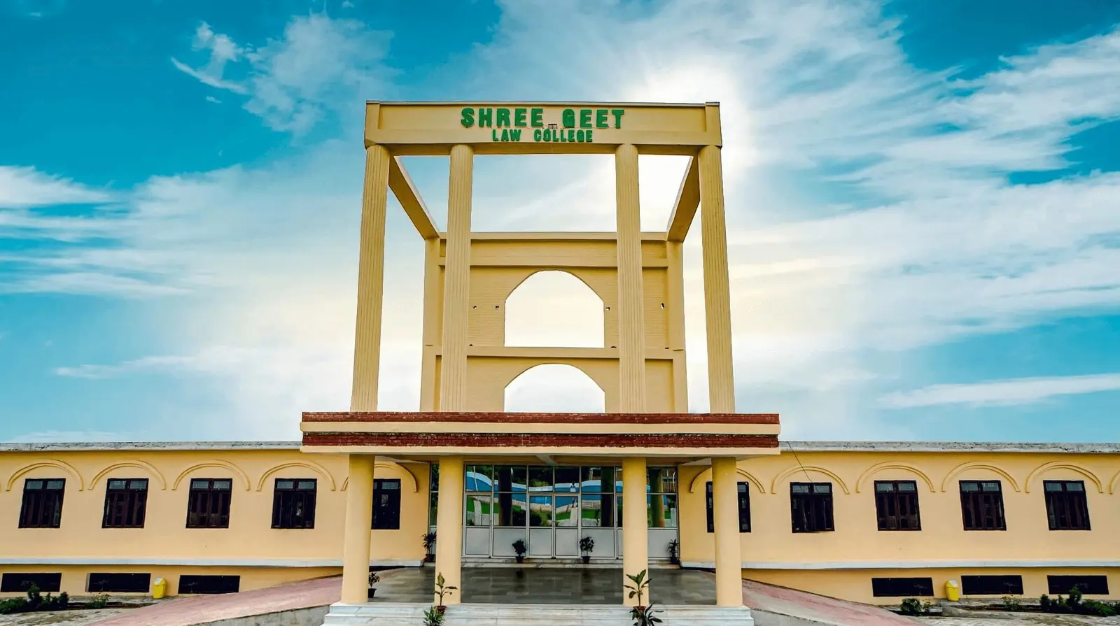Shree Geet Law College campus