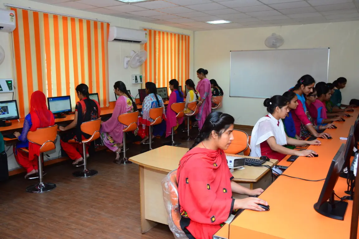 Shri Guru Teg Bahadur Khalsa College for Girls campus