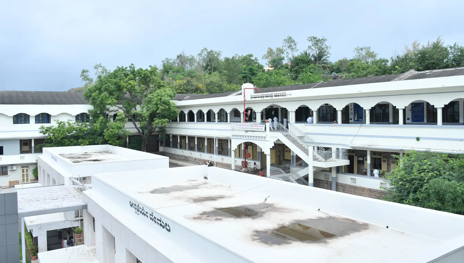 Shri J G Co-Operative Hospital Society's College of Nursing campus