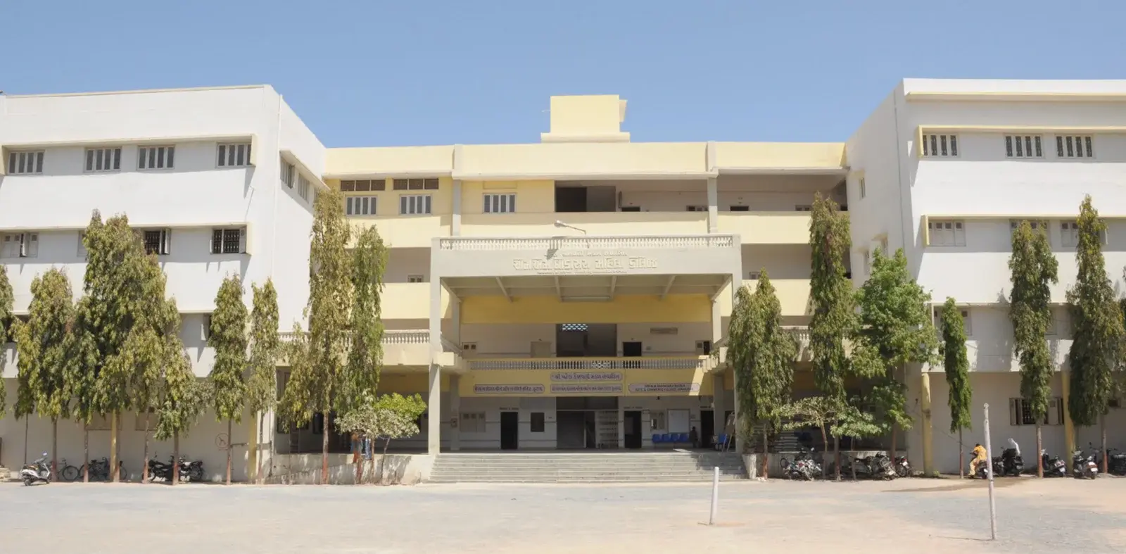 Shri M.M.Ghodasara Mahila Arts & Comm.College-Junagadh campus