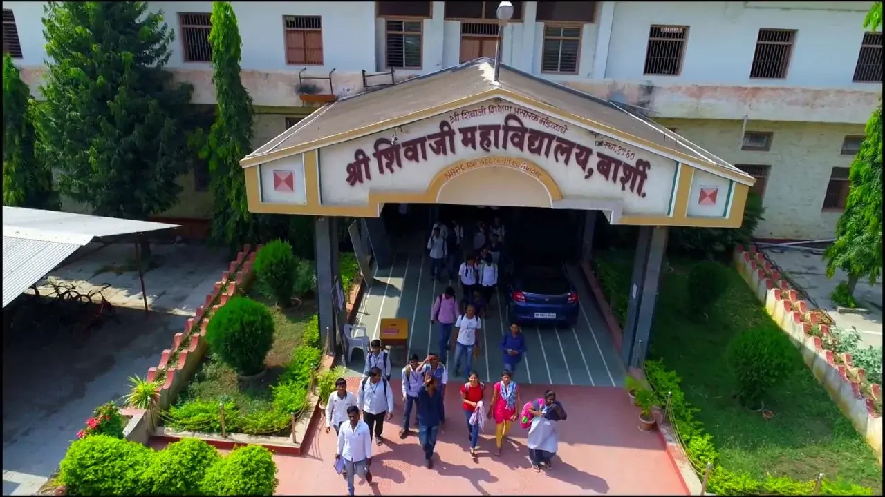 Shri Shivaji Mahavidhyalaya Barshi Tal.Barshi campus