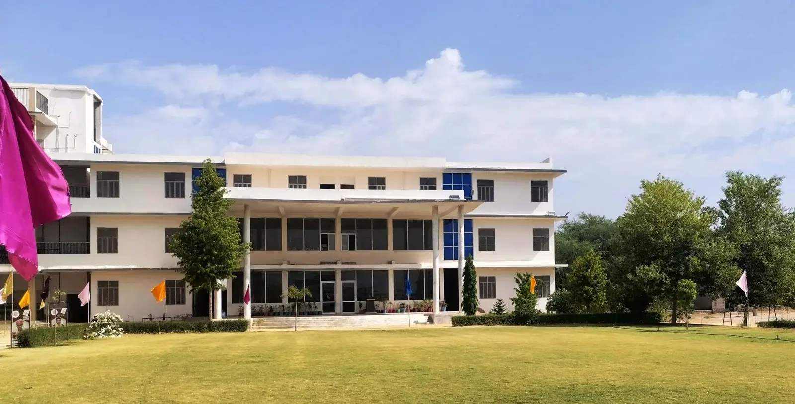 Smt. Kunani Bola Memorial Girls College campus