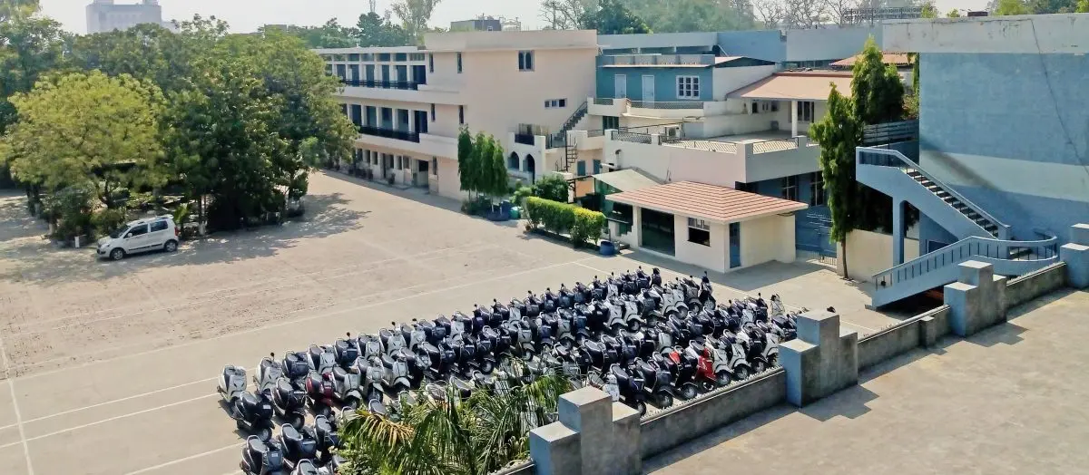 SSSS College of Commerce for Women campus