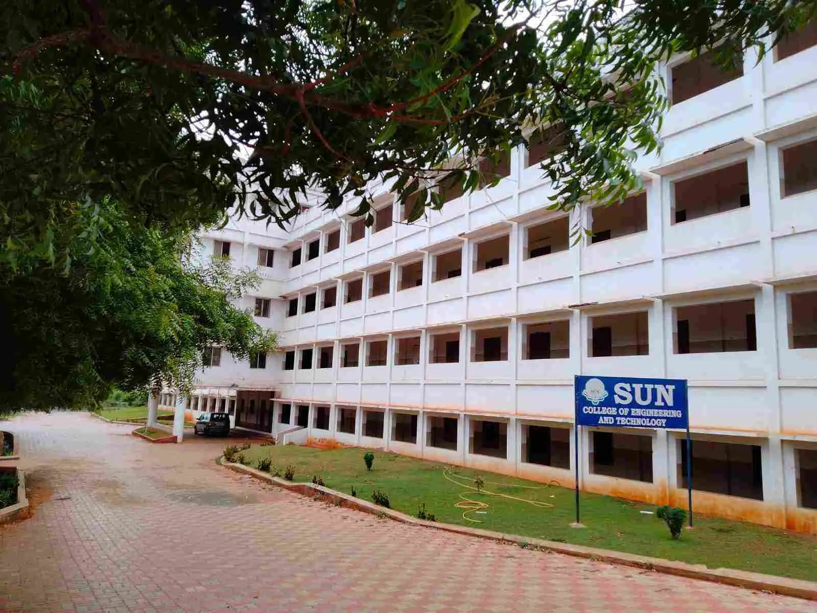 Sun College of Engineering and Technology campus