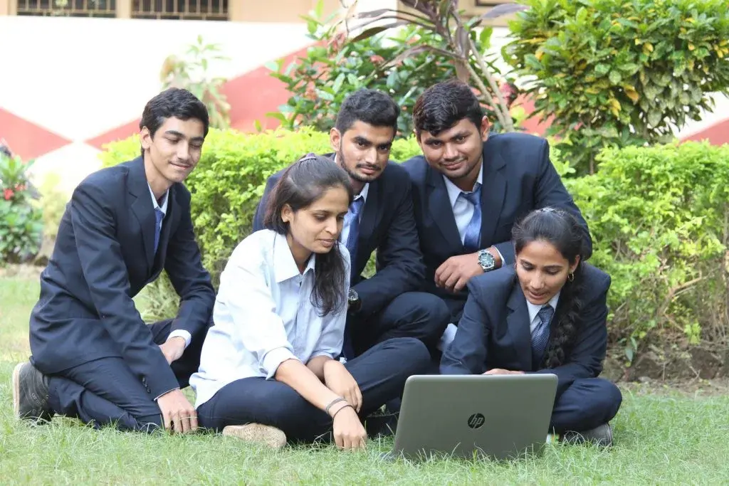 The Mandvi Education Society B. C. A. College campus