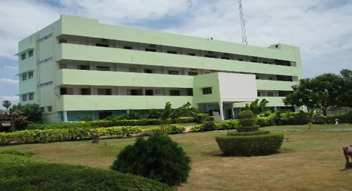Tt College campus