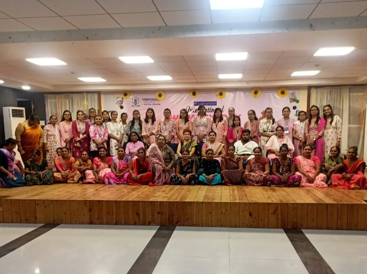 Vidhyadeep Institute of Commerce campus