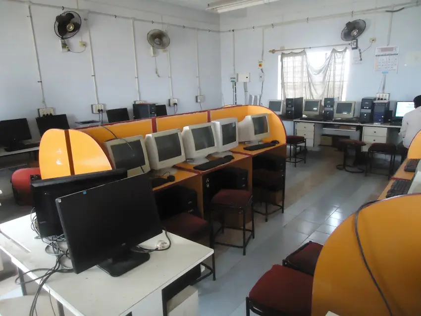 A M K Technology Polytechnic College Chembarambakkam: campus photo 4