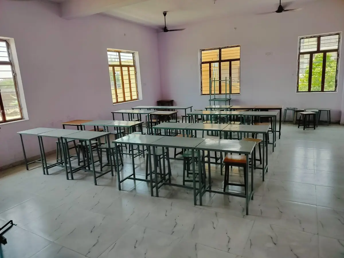 A N TT College: campus photo 2
