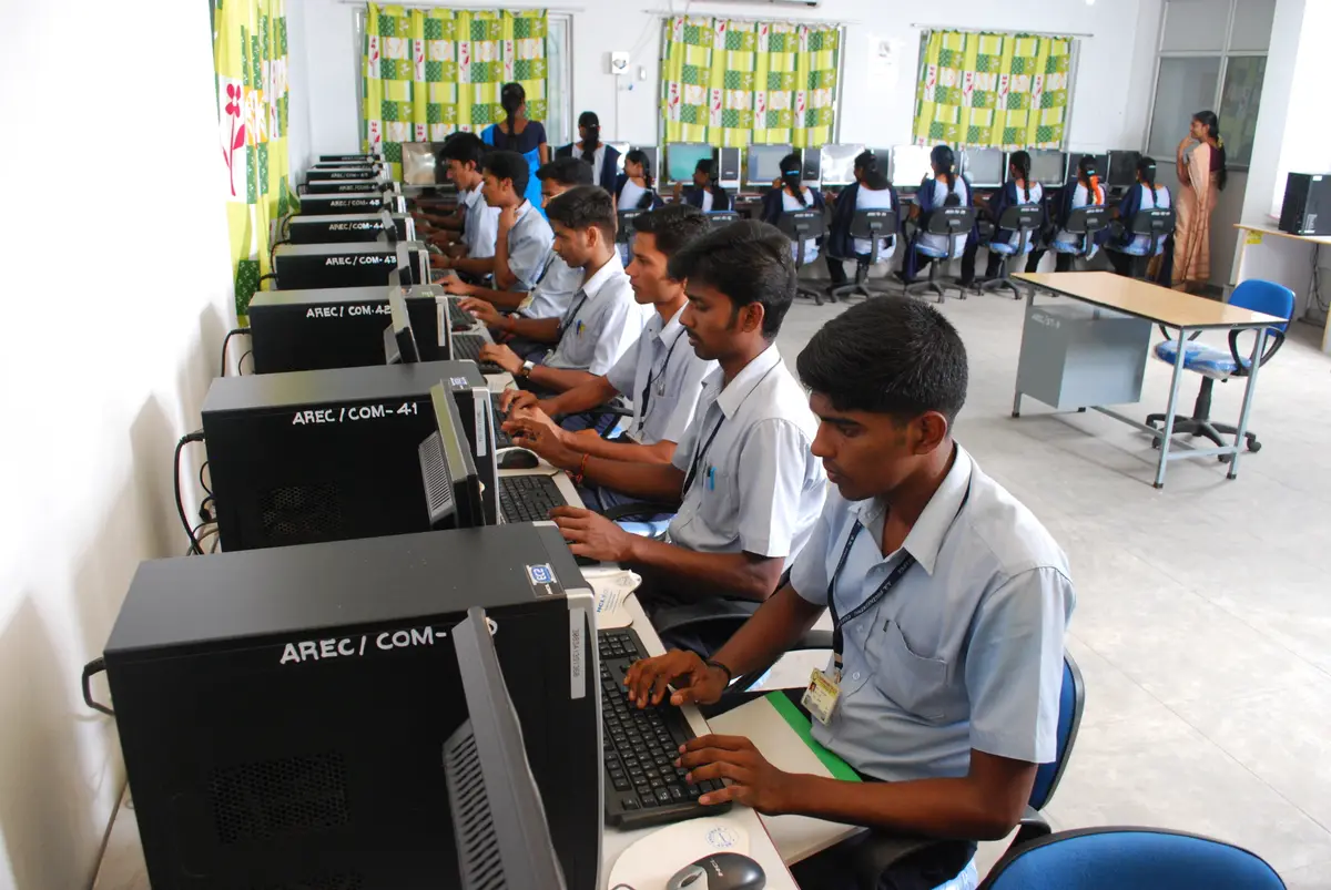 A R Engineering College: campus photo 1