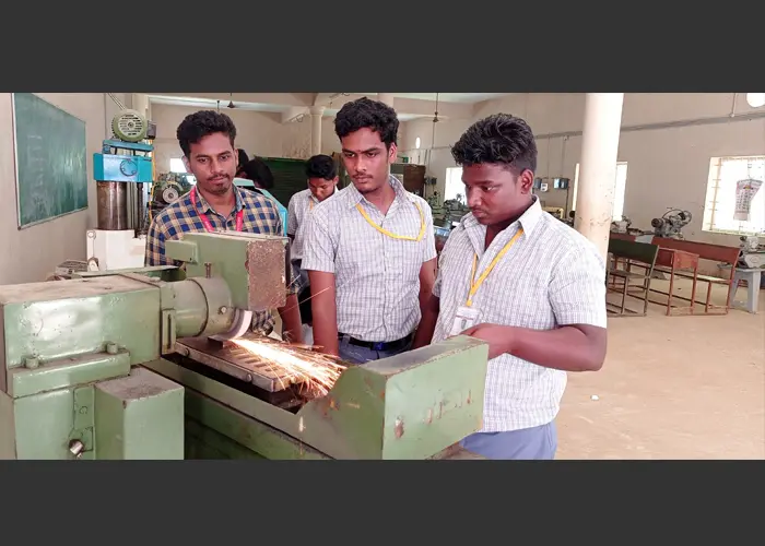 A R J Polytechnic College Edayarnatham: campus photo 6