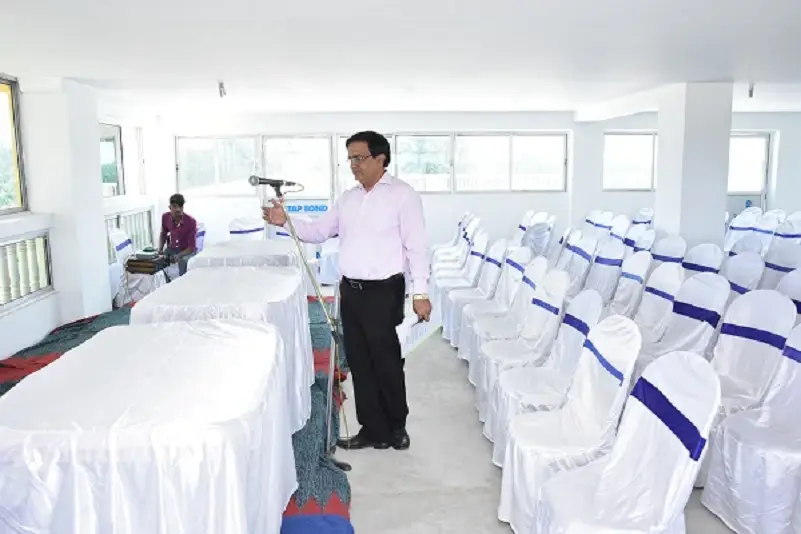 A R Law College campus photo 5
